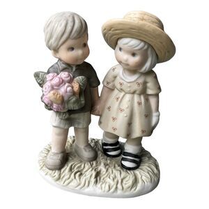 VTG Enesco  Boy Girl 4" Figurine 1999 Alaska Momma Love Never Ends Flower 630012